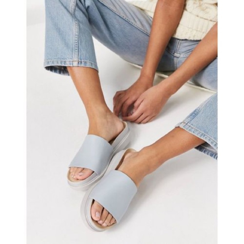 NIB Vagabond Erin Powder Blue Leather Slide Sandal